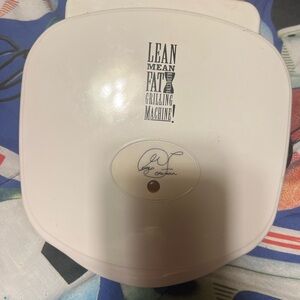 Compact White Grilling Machine